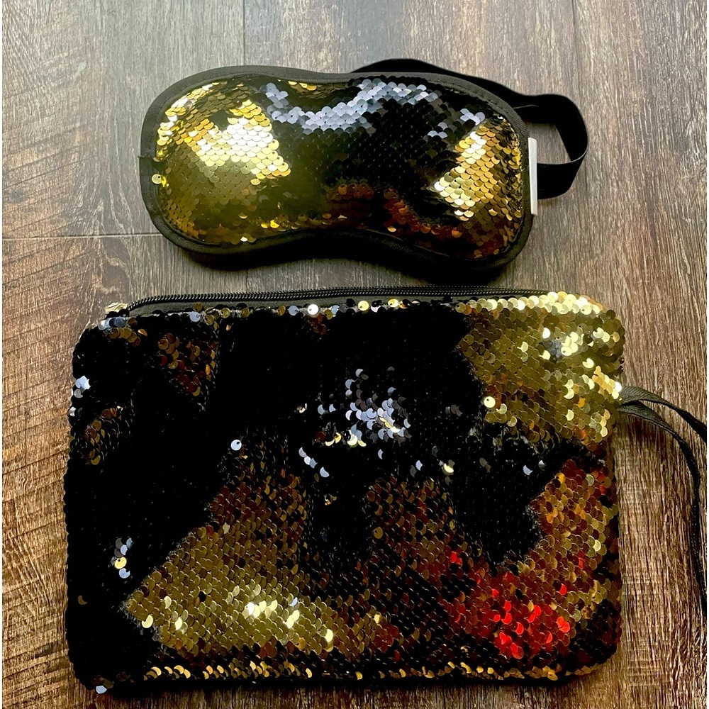 2pc Set Wristlet And Eye Mask